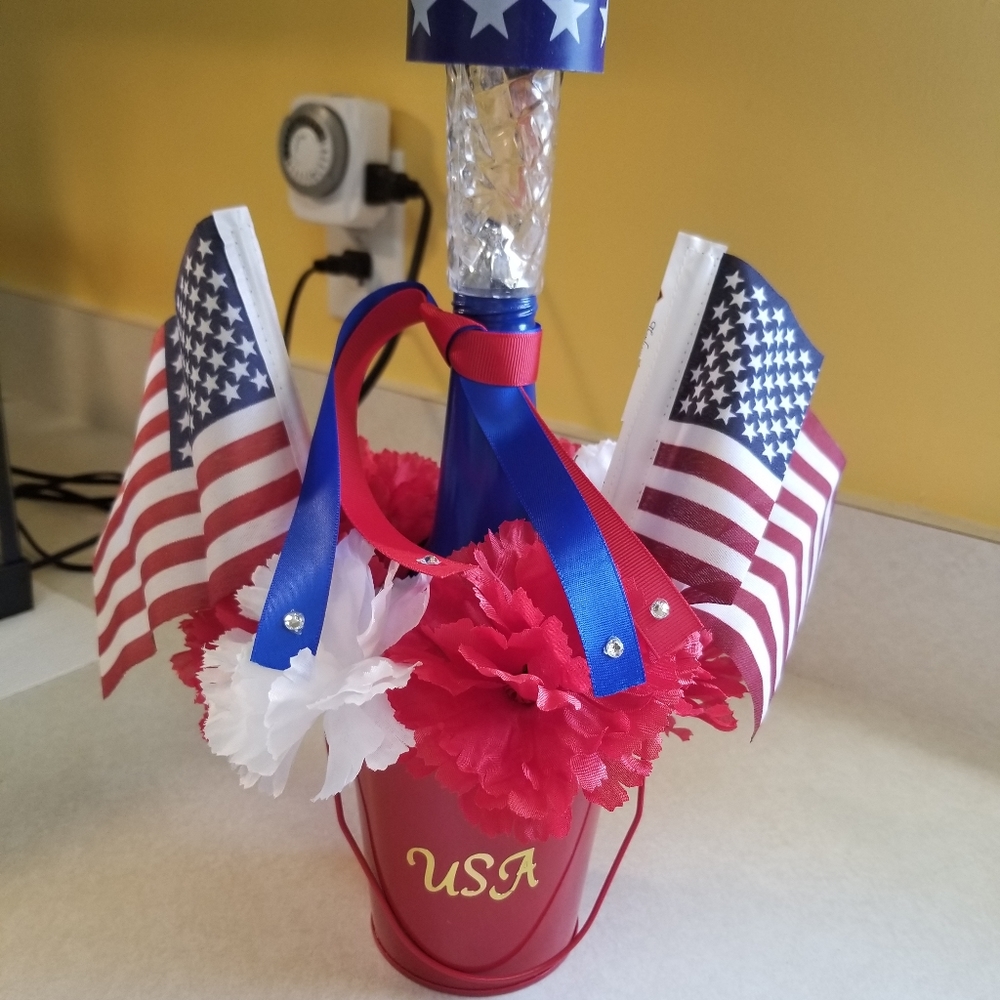 4th of July solar light decor.